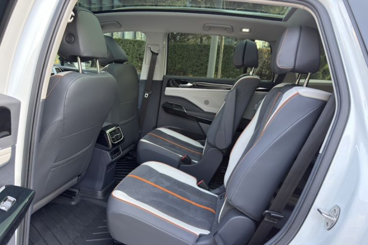 Used Volkswagen ID.6 CROZZ 2021 High-Performance PRIME Edition Interior 4