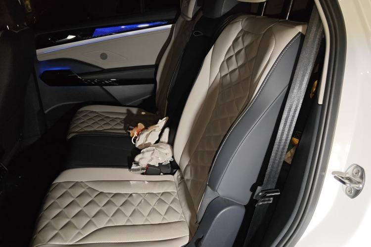 Used Volkswagen ID.6 CROZZ 2021 Revised Version Long-Range PRO Edition Interior 4