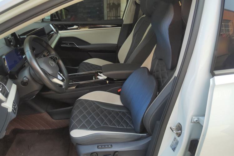 Used Volkswagen ID.6 CROZZ 2021 Long-Range PRO Edition Left Front Seat