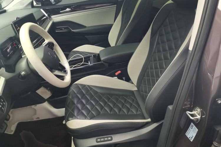 Used Volkswagen ID.6 CROZZ 2021 Long-Range PRO Edition Left Front Seat