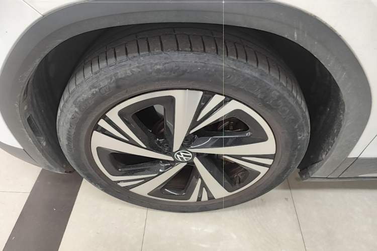 Used Volkswagen ID.6 CROZZ 2021 Long-Range PRO Edition Left Front Wheel Hub