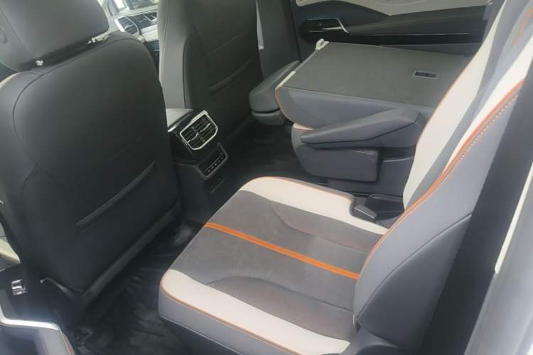 Used Volkswagen ID.6 CROZZ 2021 High-Performance PRIME Edition Left Rear Seat