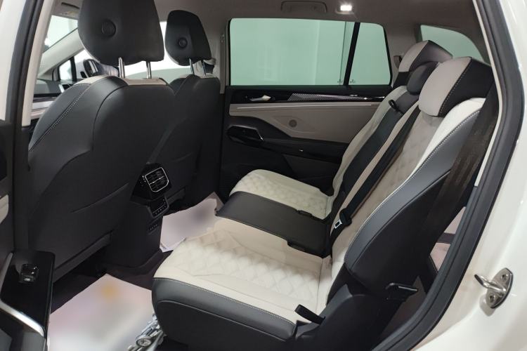 Used Volkswagen ID.6 CROZZ 2021 Long-Range PRO Edition Left Rear Seat