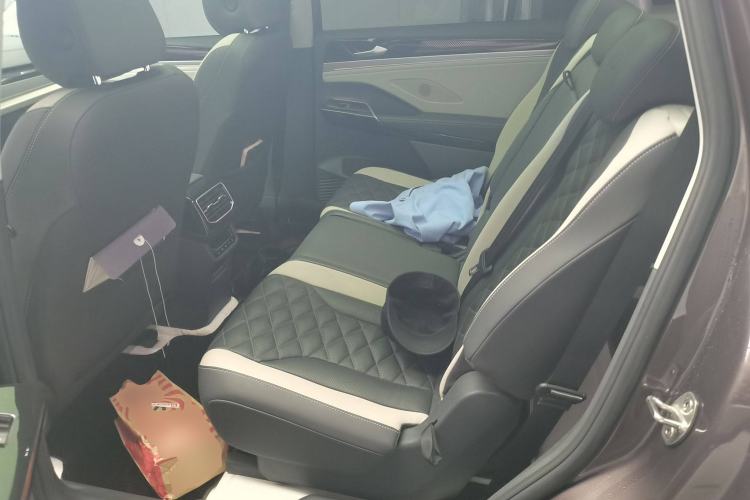 Used Volkswagen ID.6 CROZZ 2021 Long-Range PRO Edition Left Rear Seat