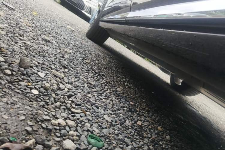 Used Volkswagen ID.6 CROZZ 2021 High-Performance PRIME Edition Left Side Sill