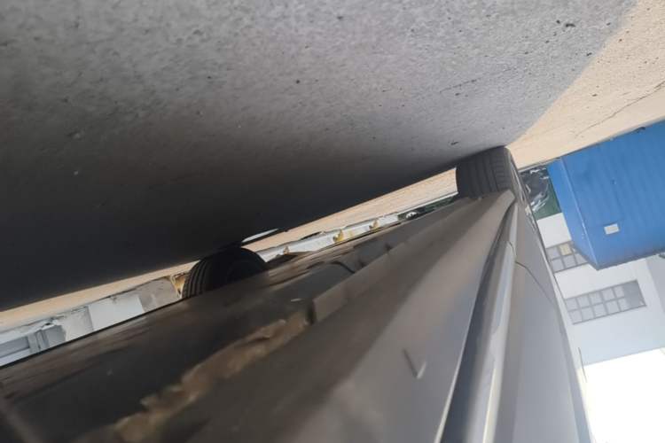 Used Volkswagen ID.6 CROZZ 2021 Long-Range PRO Edition Left Side Sill