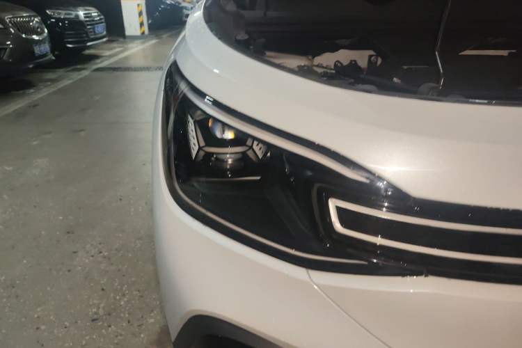 Used Volkswagen ID.6 CROZZ 2021 Long-Range PRO Edition Right Front Headlight