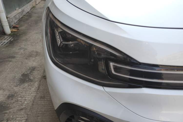Used Volkswagen ID.6 CROZZ 2021 Long-Range PRO Edition Right Front Headlight