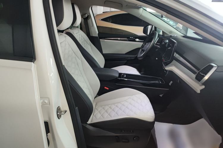 Used Volkswagen ID.6 CROZZ 2021 Long-Range PRO Edition Right Front Seat