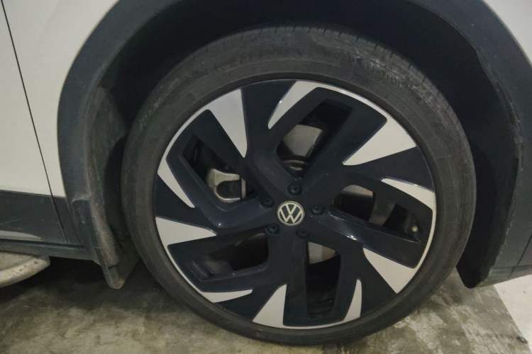 Used Volkswagen ID.6 CROZZ 2021 Long-Range PRO Edition Right Front Wheel Hub