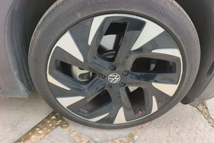 Used Volkswagen ID.6 CROZZ 2021 Long-Range PRO Edition Right Front Wheel Hub