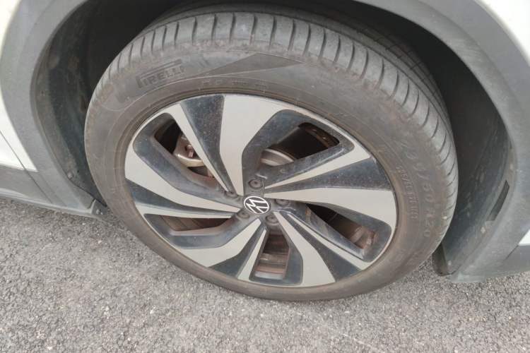 Used Volkswagen ID.6 CROZZ 2021 Long-Range PURE+ Edition Right Front Wheel Hub