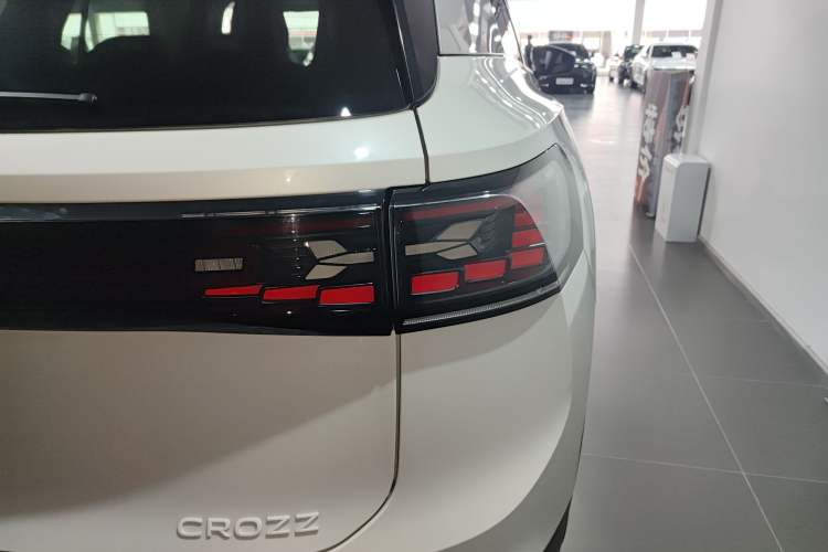 Used Volkswagen ID.6 CROZZ 2021 Long-Range PRO Edition Right Rear Taillight