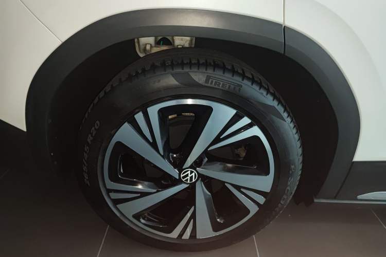 Used Volkswagen ID.6 CROZZ 2021 Long-Range PRO Edition Right Rear Wheel Hub