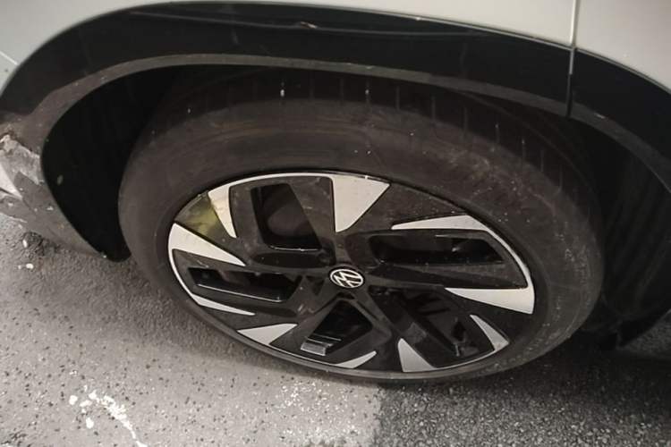 Used Volkswagen ID.6 CROZZ 2021 High-Performance PRIME Edition Right Rear Wheel Hub