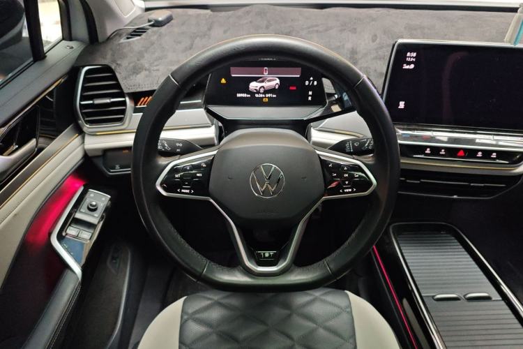 Used Volkswagen ID.6 CROZZ 2021 First Edition Steering Wheel