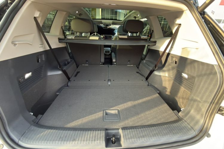 Used Volkswagen ID.6 CROZZ 2021 High-Performance PRIME Edition Trunk
