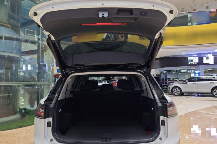 Used Volkswagen ID.6 CROZZ 2021 First Edition Trunk