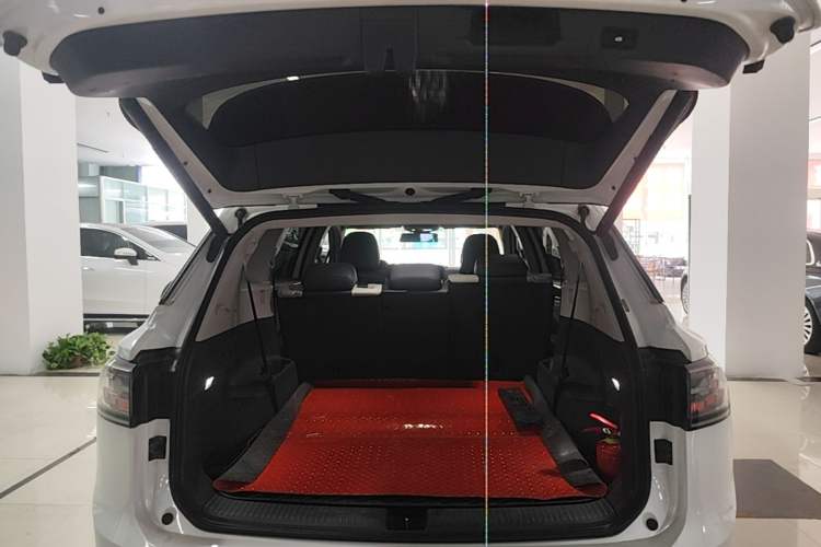 Used Volkswagen ID.6 CROZZ 2021 Long-Range PRO Edition Trunk