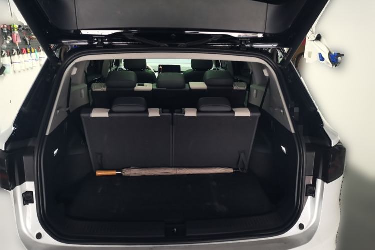 Used Volkswagen ID.6 CROZZ 2021 Long-Range PRO Edition Trunk