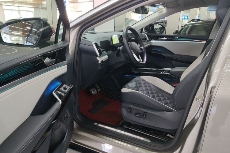 Used Volkswagen ID.6 CROZZ 2021 First Edition Driver Seat