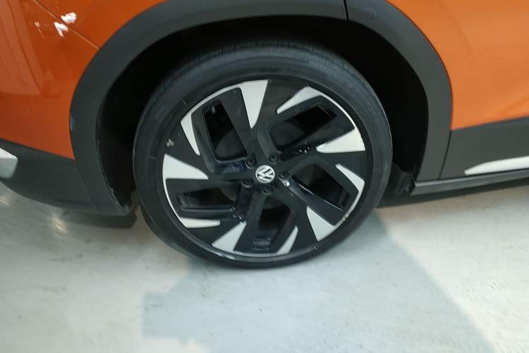 Used Volkswagen ID.6 CROZZ 2021 Long-Range PURE+ Edition Exterior 8
