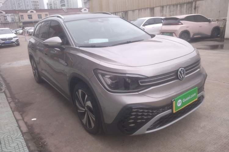 Used Volkswagen ID.6 CROZZ 2021 Long-Range PURE+ Edition Front Right 45 Deg