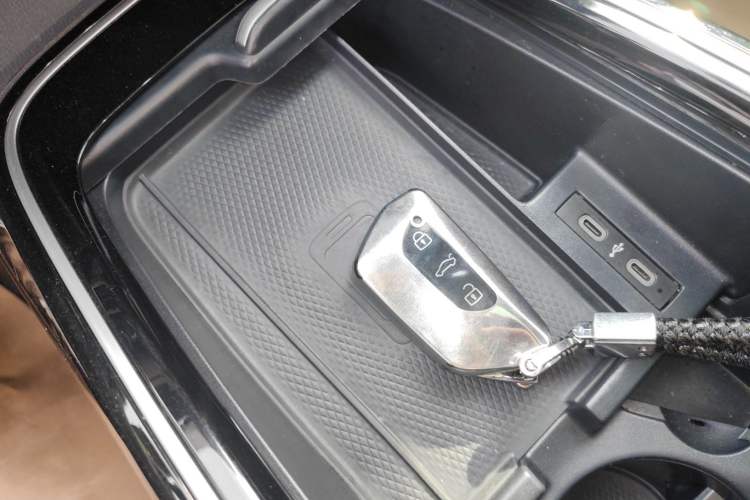 Used Volkswagen ID.6 CROZZ 2021 Long-Range PRO Edition Interior 1