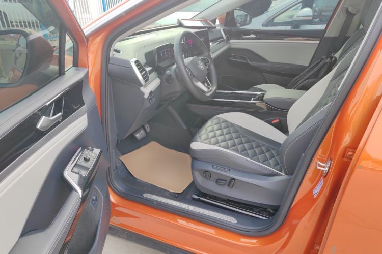 Used Volkswagen ID.6 CROZZ 2021 Long-Range PRO Edition Interior 3
