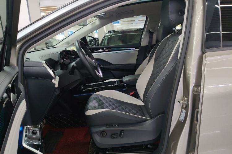 Used Volkswagen ID.6 CROZZ 2021 First Edition Left Front Seat