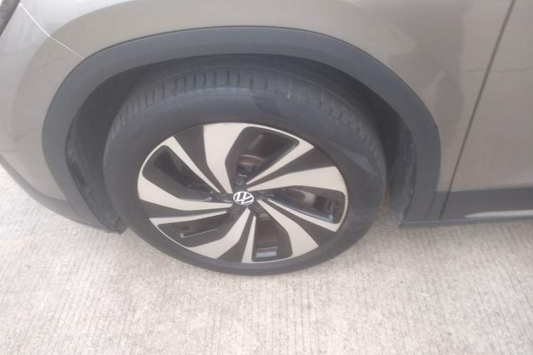 Used Volkswagen ID.6 CROZZ 2021 Long-Range PURE+ Edition Left Front Wheel Hub