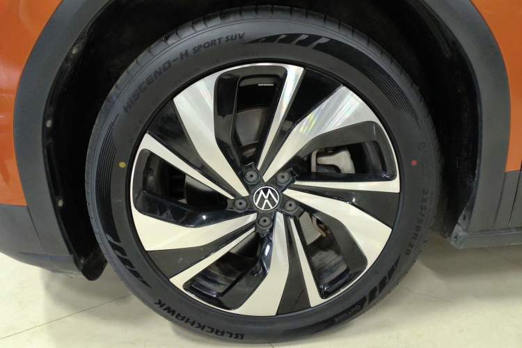 Used Volkswagen ID.6 CROZZ 2021 Long-Range PURE+ Edition Left Front Wheel Hub