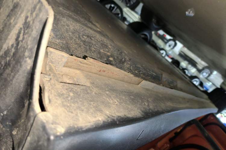 Used Volkswagen ID.6 CROZZ 2021 Long-Range PURE+ Edition Left Side Sill