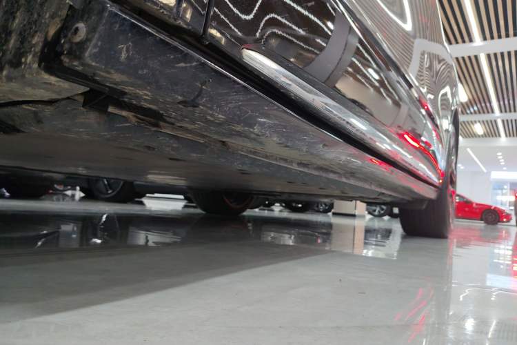 Used Volkswagen ID.6 CROZZ 2021 First Edition Left Side Sill