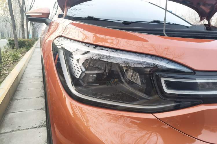 Used Volkswagen ID.6 CROZZ 2021 Long-Range PRO Edition Right Front Headlight