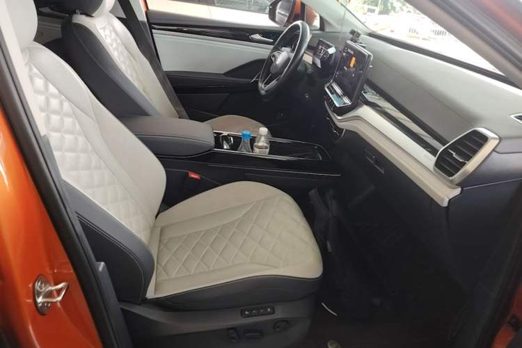 Used Volkswagen ID.6 CROZZ 2021 Revised Version Long-Range PRO Edition Right Front Seat