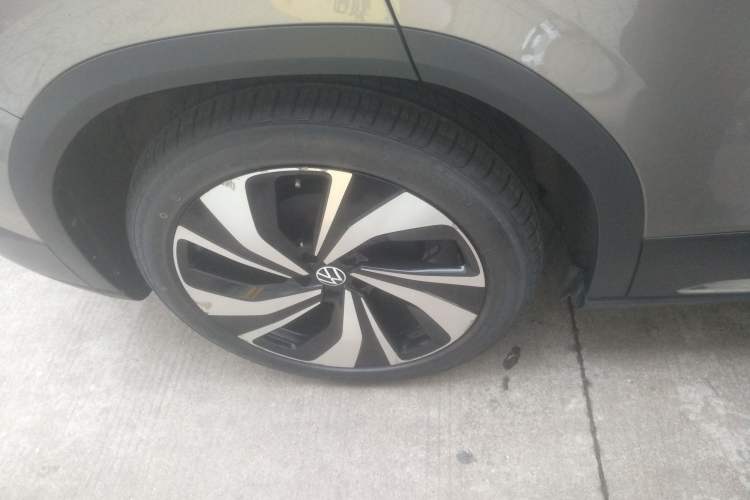 Used Volkswagen ID.6 CROZZ 2021 Long-Range PURE+ Edition Right Rear Wheel Hub