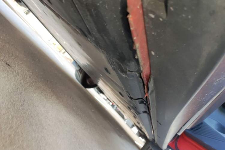 Used Volkswagen ID.6 CROZZ 2021 Long-Range PRO Edition Right Side Sill