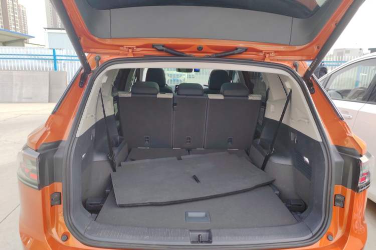 Used Volkswagen ID.6 CROZZ 2021 Long-Range PRO Edition Trunk