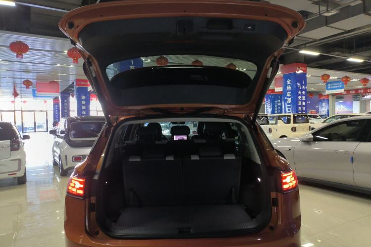 Used Volkswagen ID.6 CROZZ 2021 Long-Range PURE+ Edition Trunk