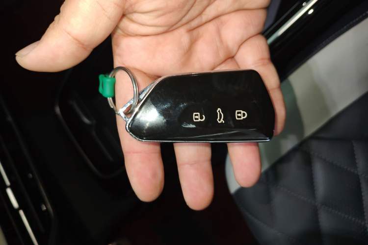 Used Volkswagen ID.6 CROZZ 2021 First Edition Vehicle Key