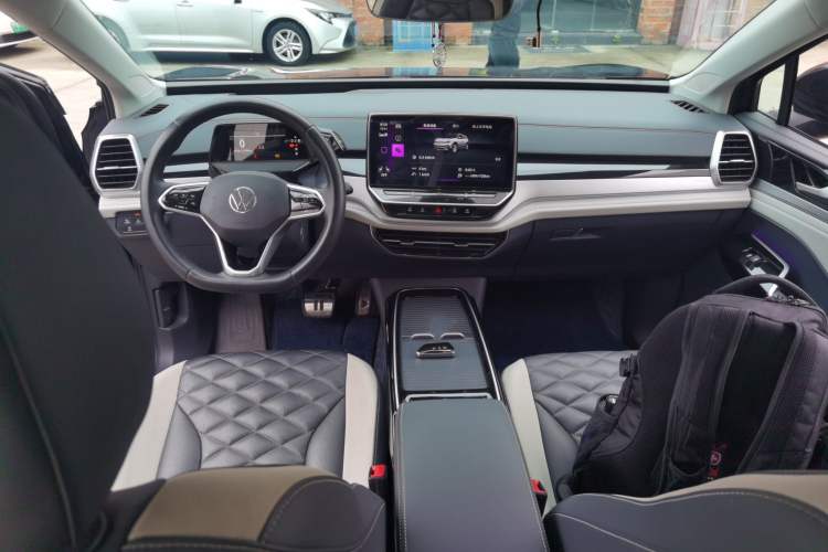 Used Volkswagen ID.6 CROZZ 2022 Standard Range PURE Edition Center Console