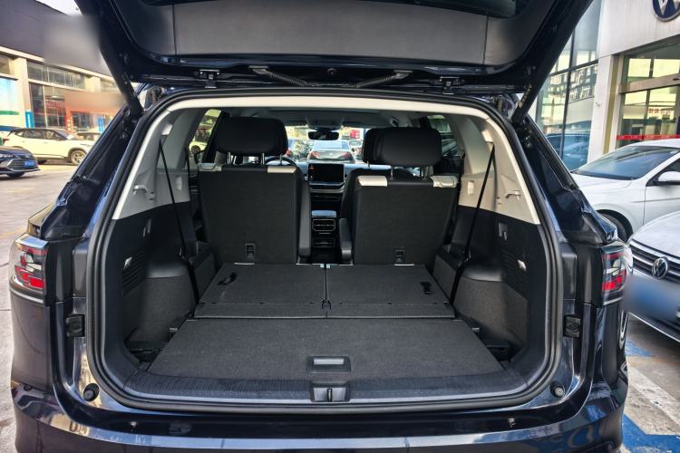 Used Volkswagen ID.6 CROZZ 2022 Long-Range PRO Edition Interior 4