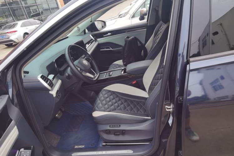 Used Volkswagen ID.6 CROZZ 2022 Standard Range PURE Edition Left Front Seat