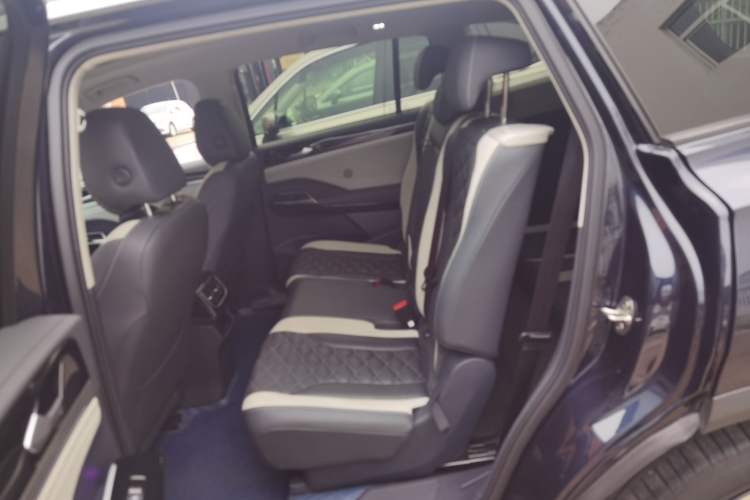 Used Volkswagen ID.6 CROZZ 2022 Standard Range PURE Edition Left Rear Seat