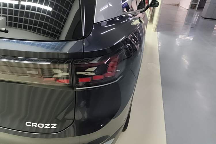 Used Volkswagen ID.6 CROZZ 2022 Long-Range PRO Edition Right Rear Taillight