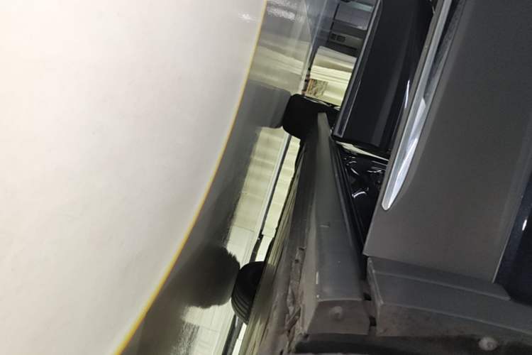 Used Volkswagen ID.6 CROZZ 2022 Long-Range PRO Edition Right Side Sill