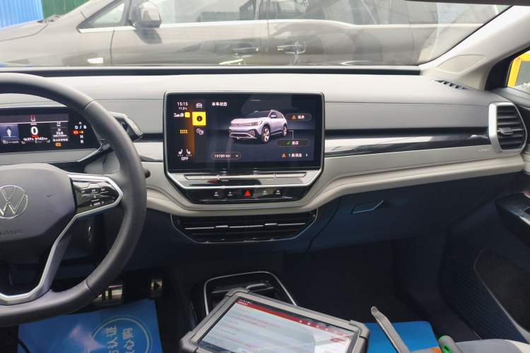 Used Volkswagen ID.6 CROZZ 2022 Long-Range PRO Edition Audio And AC Panel