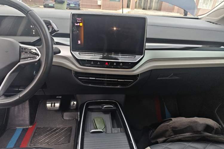 Used Volkswagen ID.6 CROZZ 2022 Long-Range PRO Edition Audio And AC Panel