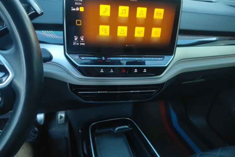 Used Volkswagen ID.6 CROZZ 2022 Long-Range PRO Edition Audio And AC Panel